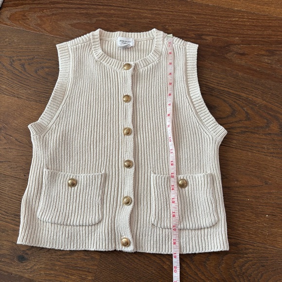 Song of Style Beige Ribbed Scoop Neck Knit Vest - Picture 12 of 13